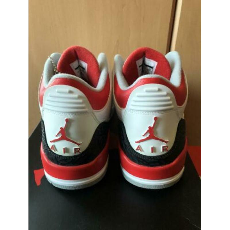 Jordan 3 Retro Fire Red (2013)
