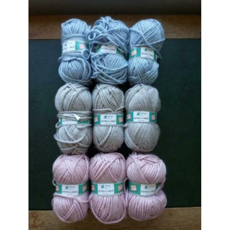 9 Bollen Wol (zacht roze, grijs en blauw)
