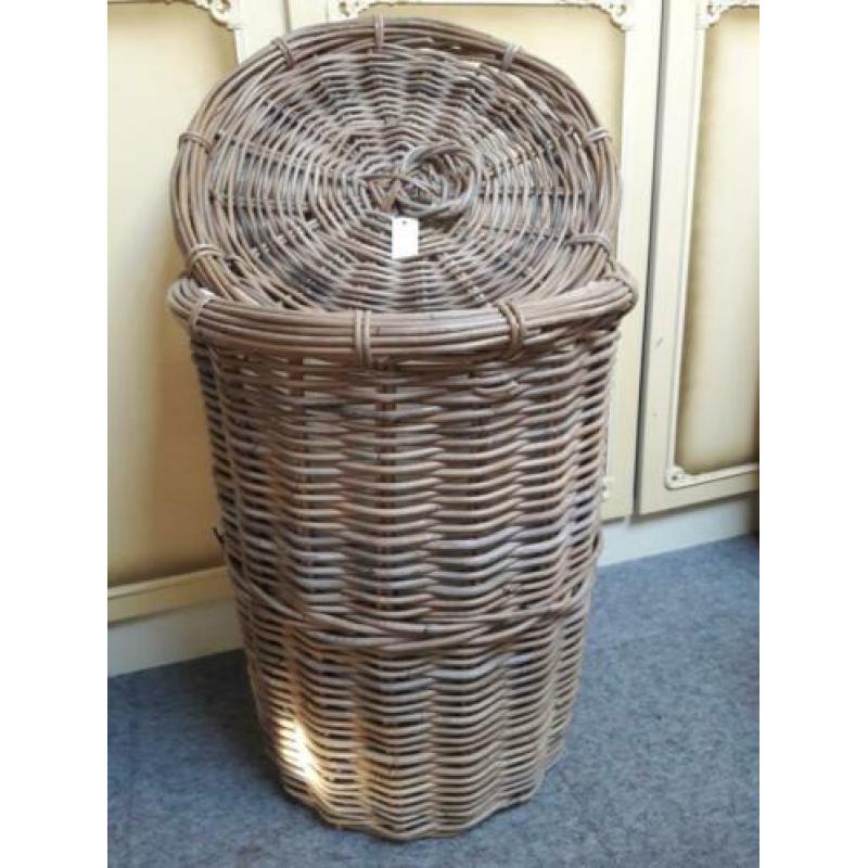 Mand met deksel nieuw breed 47 hoog 65