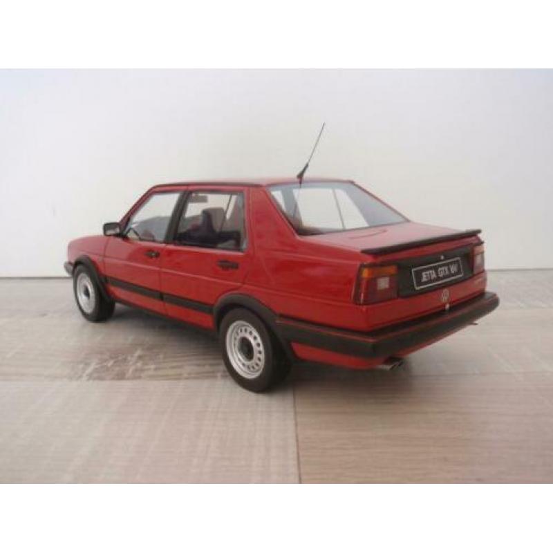 1/18 Volkswagen Jetta II GTX 16V, rood