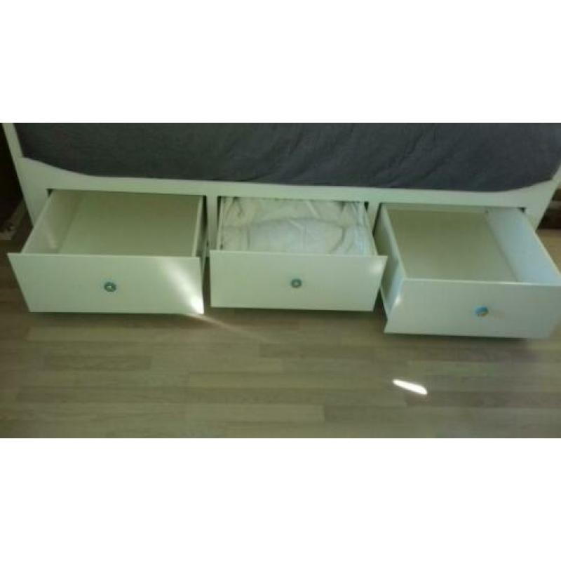 Bedbank uitschuifbed Ikea Hemnes