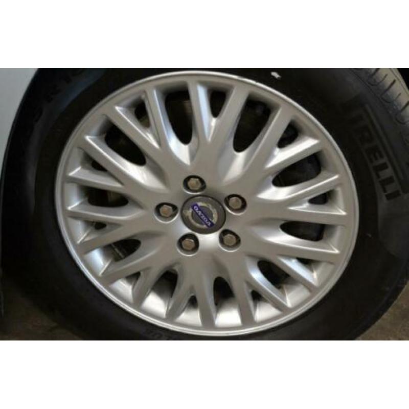 Volvo V50 2.5 T5 Kinetic AUTOMAAT + LEDER + STOELVERWARMING!