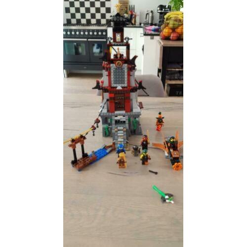 Ninjago toren compleet met boekje