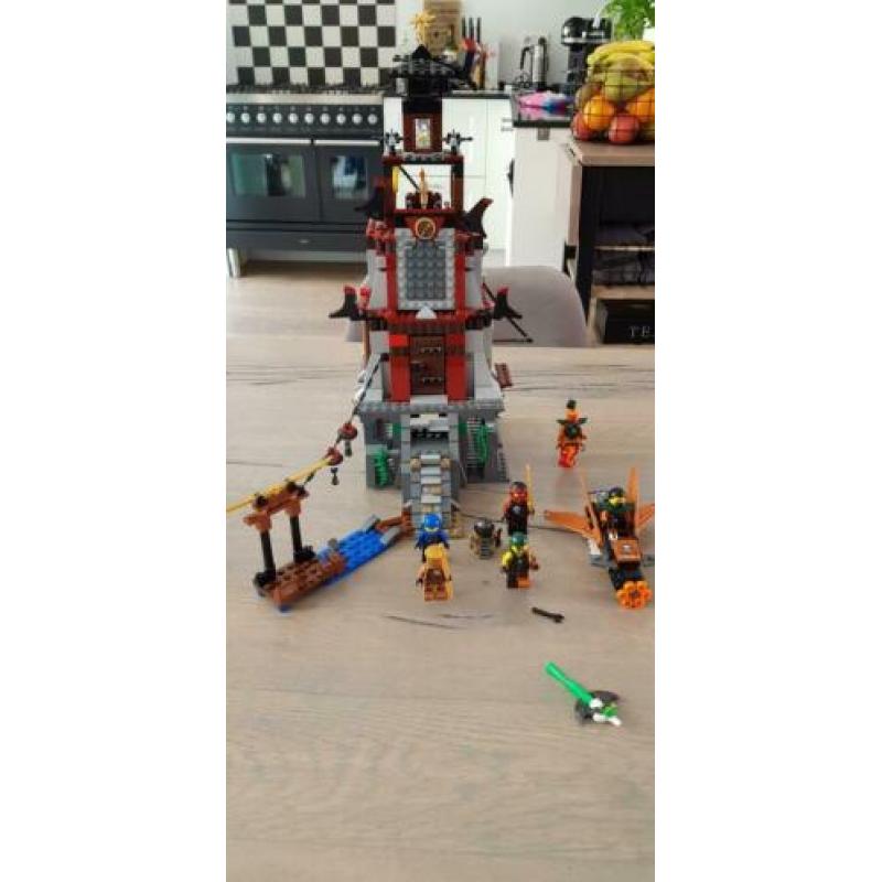 Ninjago toren compleet met boekje