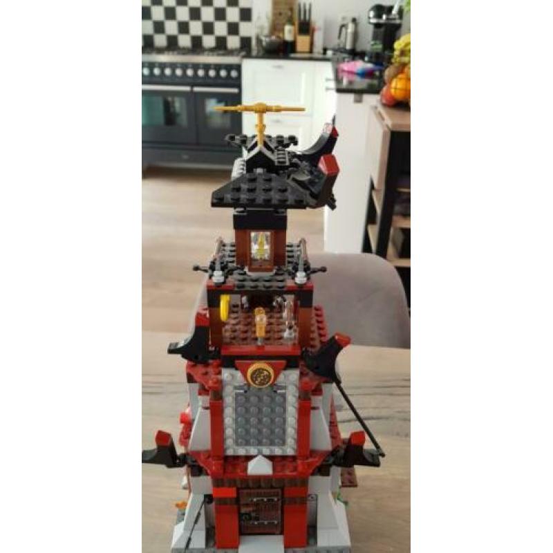 Ninjago toren compleet met boekje