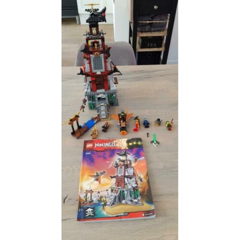 Ninjago toren compleet met boekje