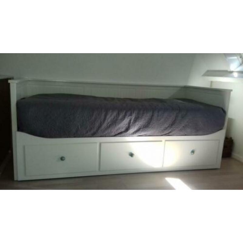 Bedbank uitschuifbed Ikea Hemnes