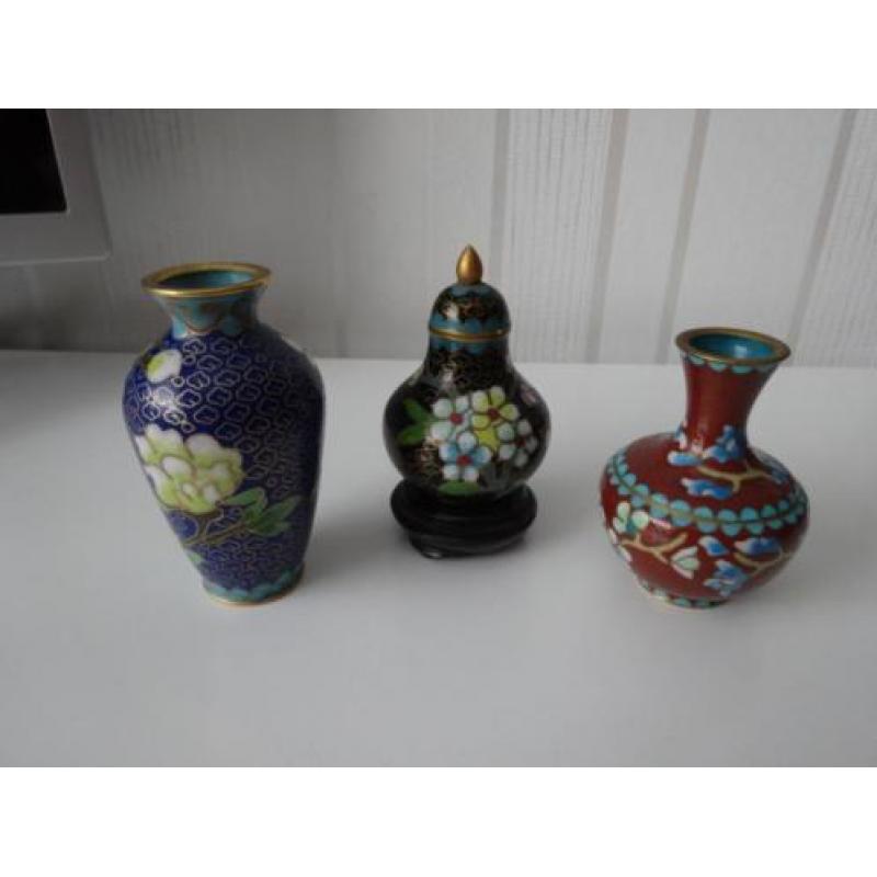 Drie vintage Cloisonne Vaasjes.