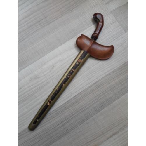 Keris kris van Java Solo Soerakarta klewang Mandau