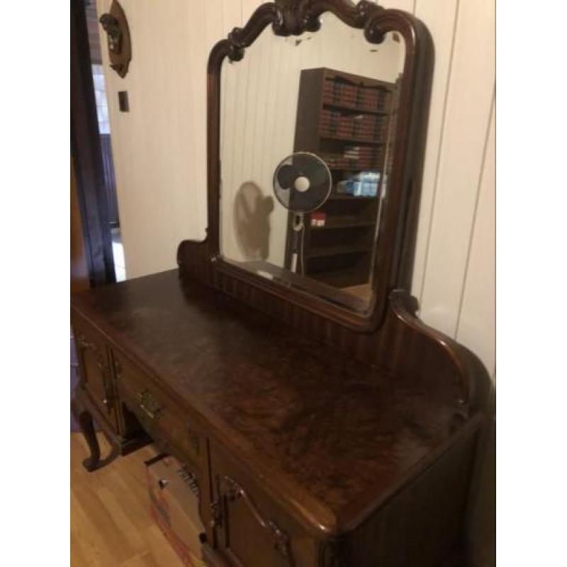 Dressoir , wastafel antiek, kaptafel