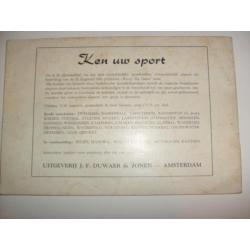 vintage jaren50 voetbal boekje IN en OM de VOETBALSPORT