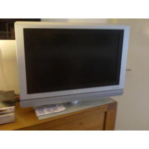 phililips ambilight 32 inch lcd tv