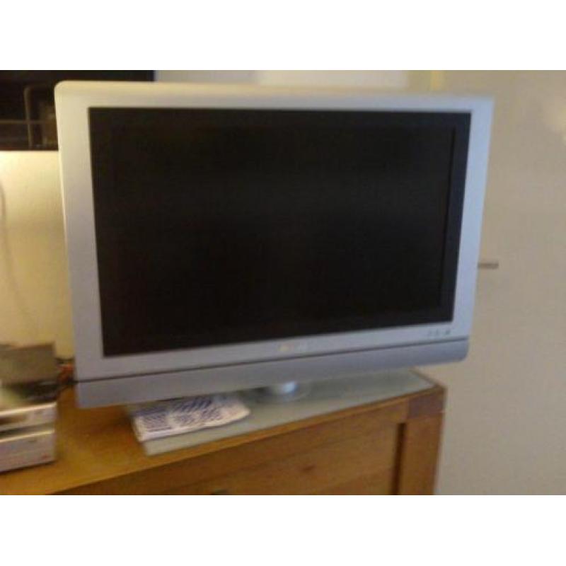 phililips ambilight 32 inch lcd tv
