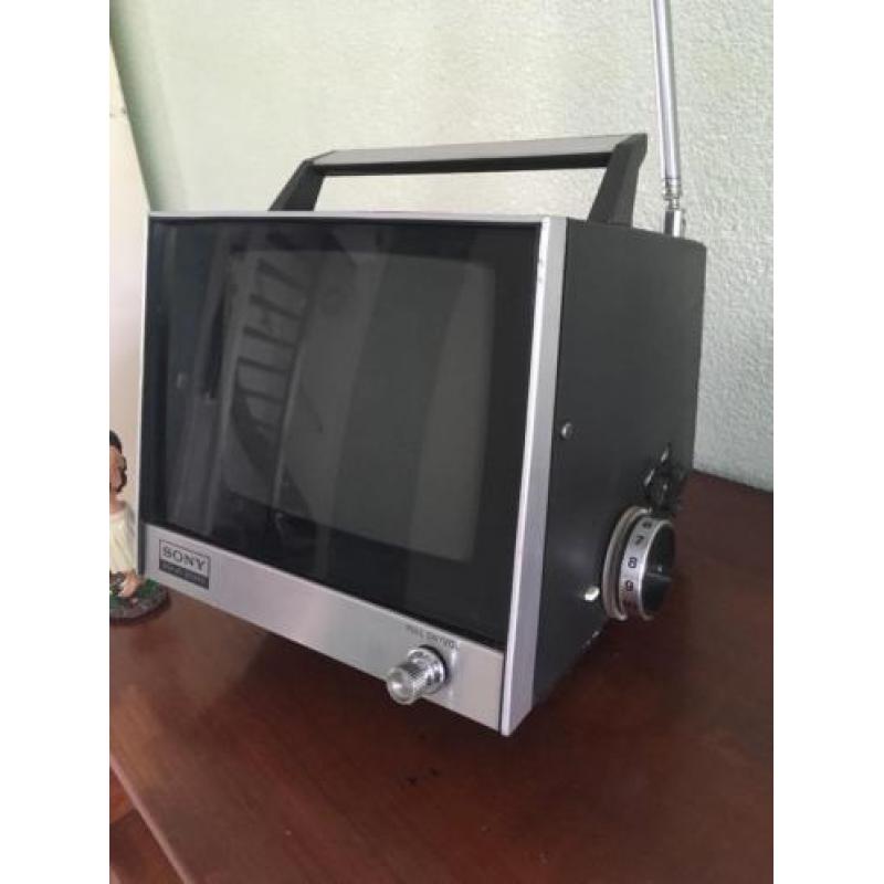 Vintage/retro draagbare mini TV Sony uit de jaren 70!