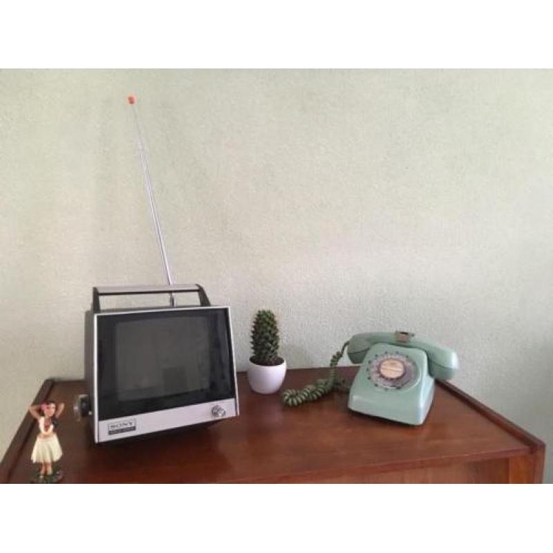 Vintage/retro draagbare mini TV Sony uit de jaren 70!