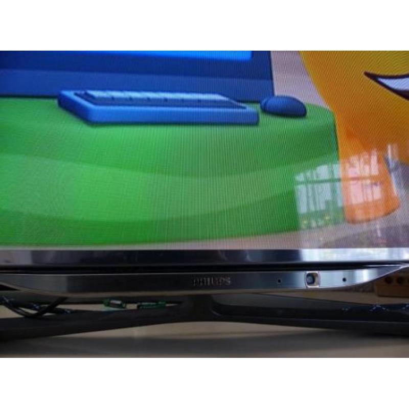 Philips Smart tv 42 inch met camera met amberlicht