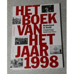 Het boek van het jaar 1998. Uitgegeven door De Volkskrant.
