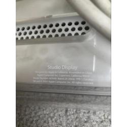 Apple studio displays (2 stuks)
