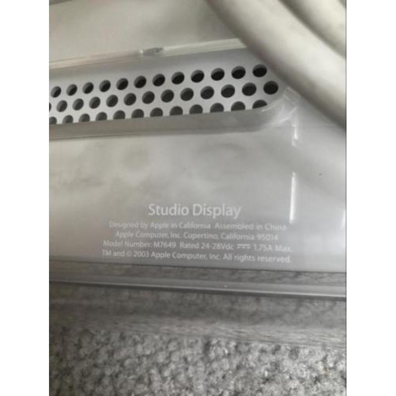Apple studio displays (2 stuks)