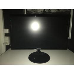 21,5 Inch Samsung & Asus monitor