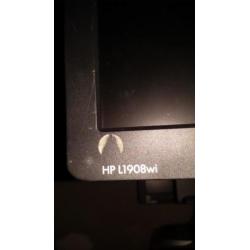 pc scherm 3x 19 inch met vga aansluiting