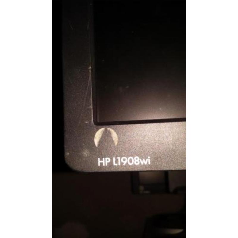 pc scherm 3x 19 inch met vga aansluiting