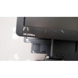 pc scherm 3x 19 inch met vga aansluiting