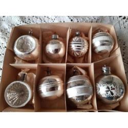 12 oude antieke brocante zilverkleurige kerstballen 2