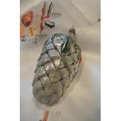 Oude kerstversiering oude kerstballen dennenappel kerstman