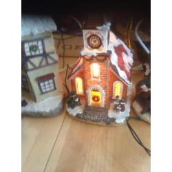 Vijfdelig kerstdorp met verlichting in het groot