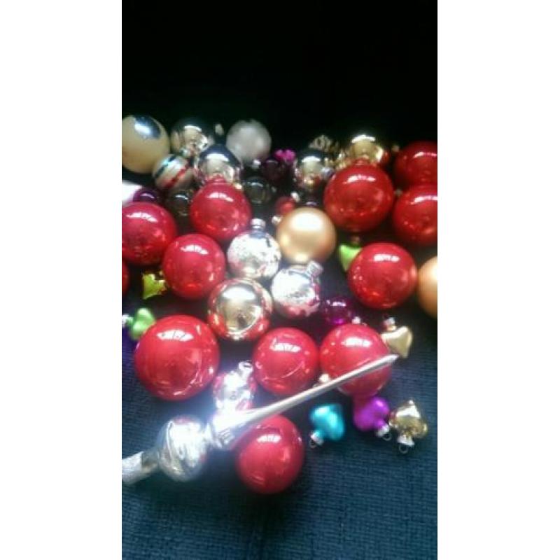 Kerstballen met piek.