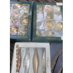 Diverse Kerstballen kleur goud, brons en zilver