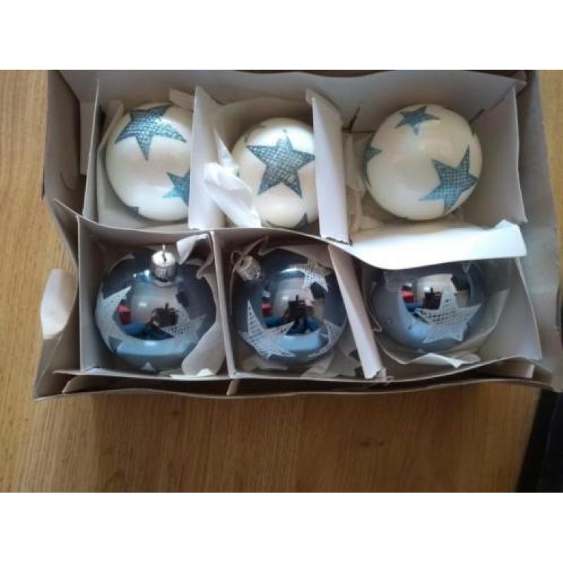 Kerstdecoratie kerstballen blauw wit