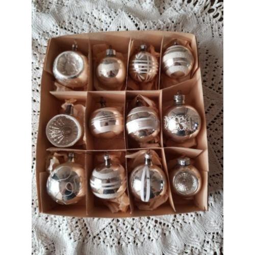12 oude antieke brocante zilverkleurige kerstballen 2