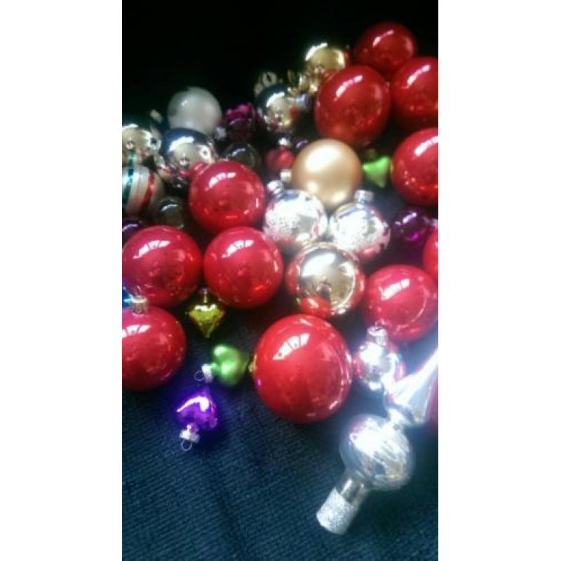 Kerstballen met piek.