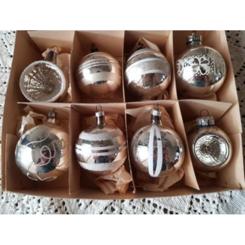 12 oude antieke brocante zilverkleurige kerstballen 2
