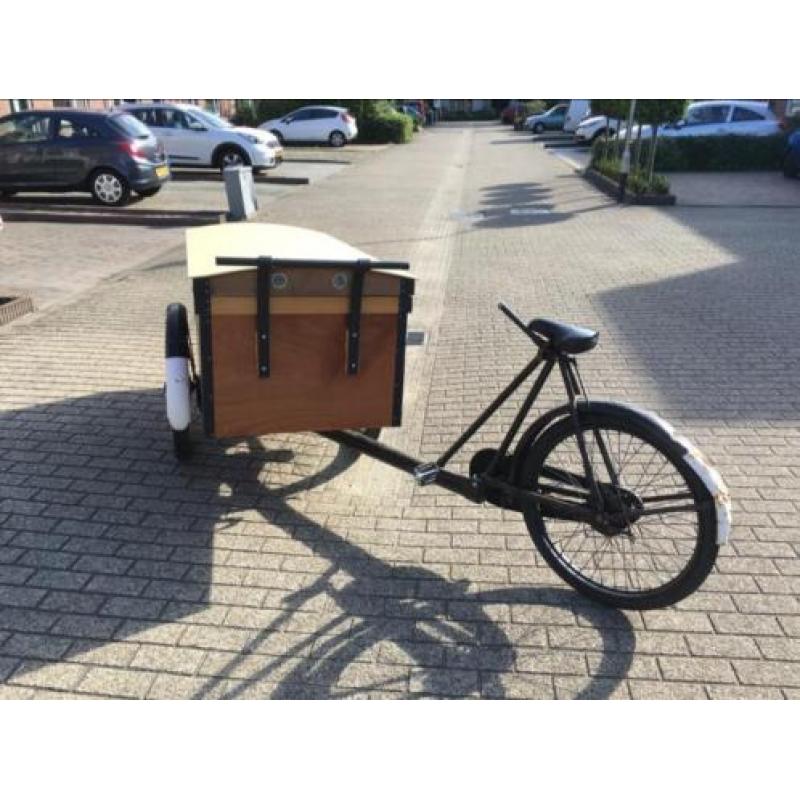 Antieke gazelle bakfiets