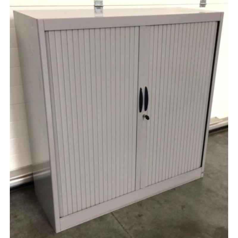 Kast 125 x 120 x 45 nu voor slechts 29 euro.