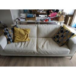Gebruikte wit leren bank, met 2 stoelen en 2 poefjes