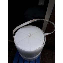 Witte vintage poef