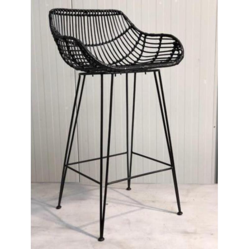 Rotan barkrukken met arm wood. naturel, zwart of groen
