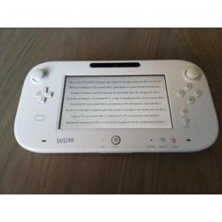 Wii U 8GB + 2 Controllers, Nunchuck en 3 Games.