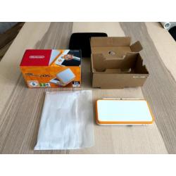 Nintendo 2DS XL + Sky 3DS en 67 games.