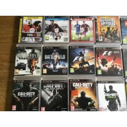 Playstation 3 slim 500 GB met 5 controllers en 29 spellen