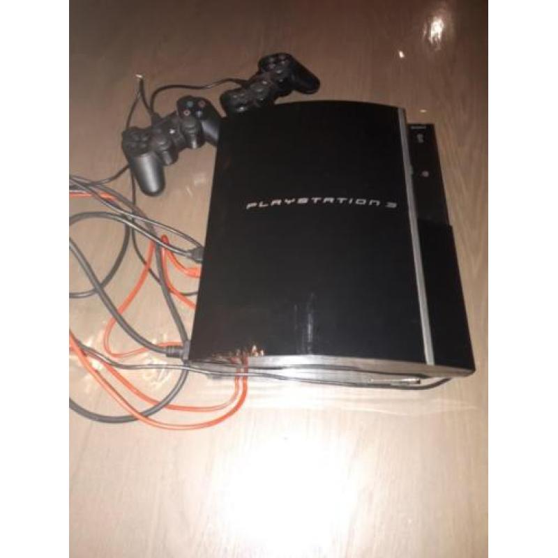 Playstation 3 + 2 controllers te koop
