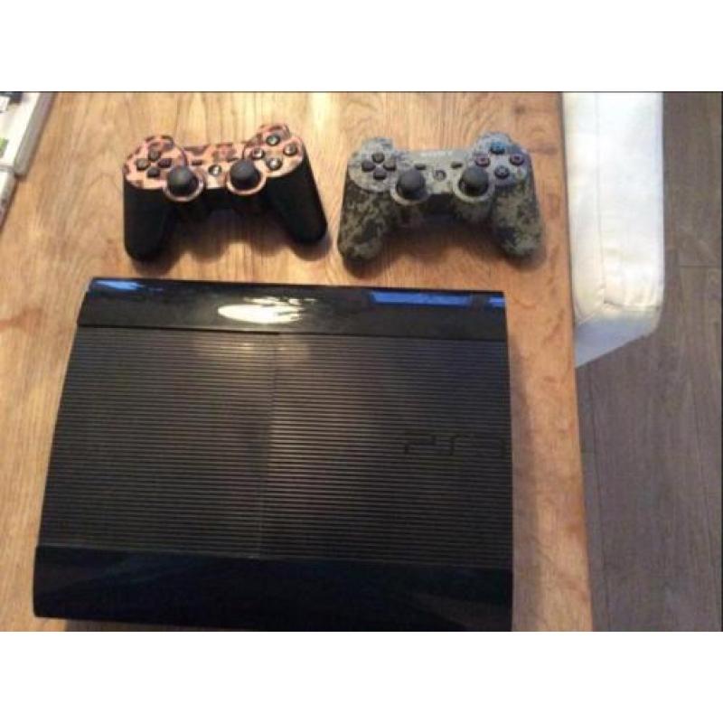 PlayStation 3 met 2 controllers en 5 games!