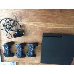 PlayStation 3 met 3 controllers en spellen