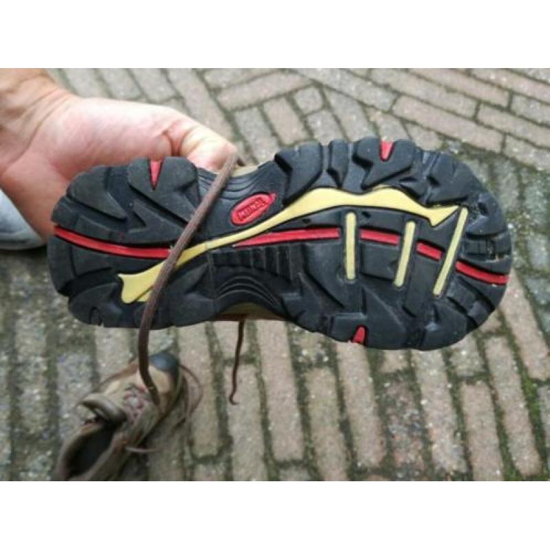 Wandelschoen maat 27